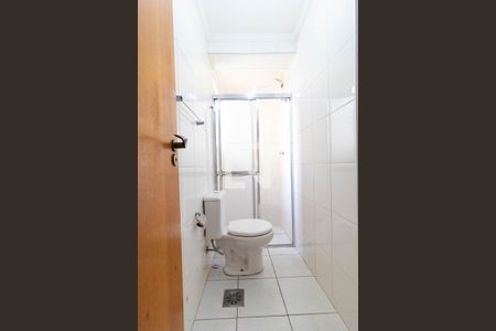 Apartamento à venda com 68m², 2 quartos e 1 vaga Apartamento à venda com 68m², 2 quartos e 1 vagaBanheiro