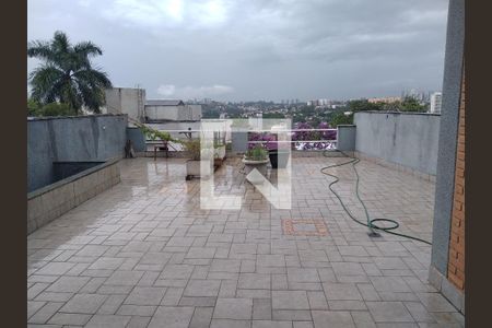 Casa à venda com 630m², 4 quartos e 3 vagas Casa à venda com 630m², 4 quartos e 3 vagasÁrea comum