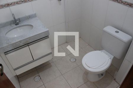 Banheiro de apartamento para alugar com 1 quarto, 40m² em Parque Sao Vicente, São Vicente