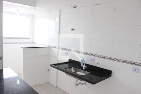 Cozinha de apartamento para alugar com 1 quarto, 40m² em Parque Sao Vicente, São Vicente