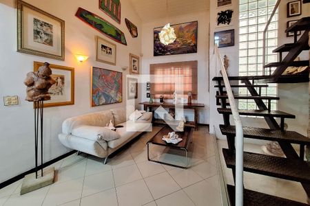 Sala de casa à venda com 3 quartos, 246m² em Maravista, Niterói