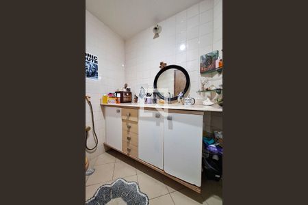 Casa à venda com 246m², 3 quartos e 2 vagasBanheiro da Suíte