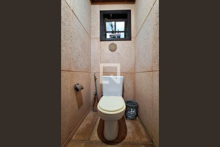 Casa à venda com 246m², 3 quartos e 2 vagasBanheiro 2