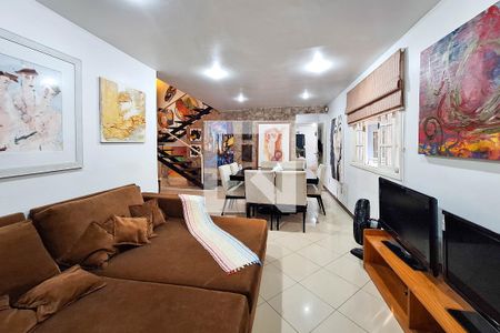 Sala de casa à venda com 3 quartos, 246m² em Maravista, Niterói