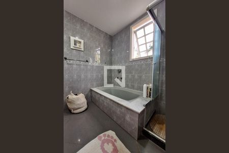 Casa à venda com 246m², 3 quartos e 2 vagasBanheiro 1