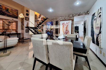 Sala de casa à venda com 3 quartos, 246m² em Maravista, Niterói
