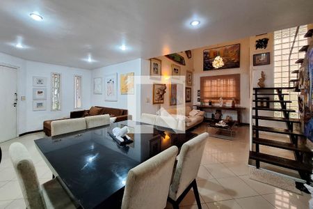 Sala de casa à venda com 3 quartos, 246m² em Maravista, Niterói