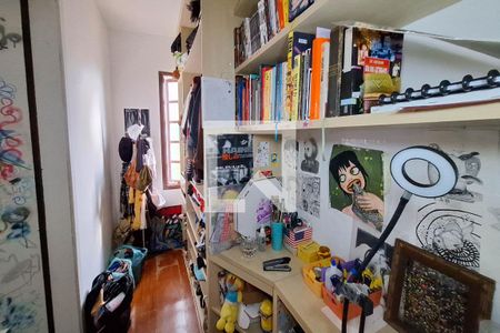 Casa à venda com 246m², 3 quartos e 2 vagasCloset da suíte