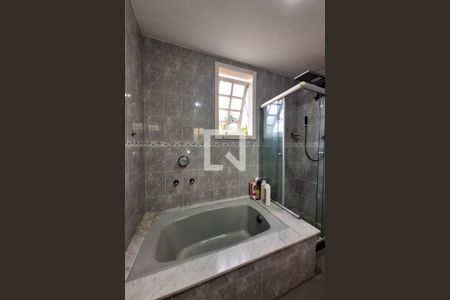 Casa à venda com 246m², 3 quartos e 2 vagasBanheiro 1