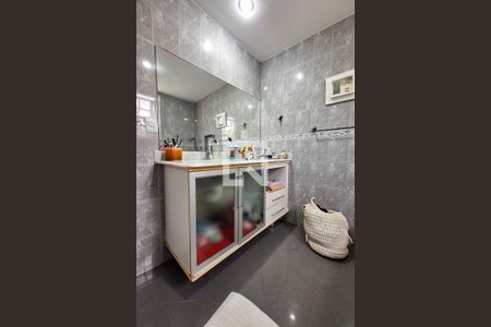 Casa à venda com 246m², 3 quartos e 2 vagasBanheiro 1