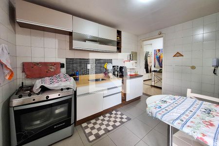 Casa à venda com 246m², 3 quartos e 2 vagasCozinha