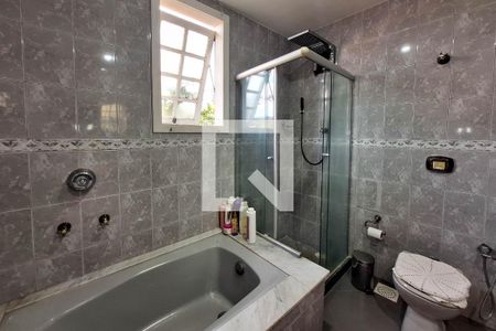 Casa à venda com 246m², 3 quartos e 2 vagasBanheiro 1