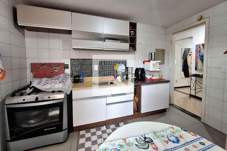 Casa à venda com 246m², 3 quartos e 2 vagasCozinha