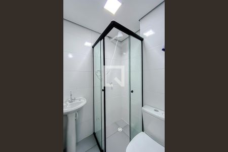Banheiro de kitnet/studio para alugar com 1 quarto, 45m² em Quarta Parada, São Paulo