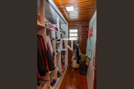 Casa de condomínio para alugar com 600m², 3 quartos e 2 vagasCloset da suíte 2