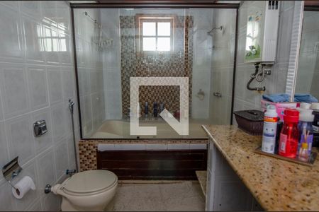 Casa de condomínio para alugar com 600m², 3 quartos e 2 vagasBanheiro da Suíte 2