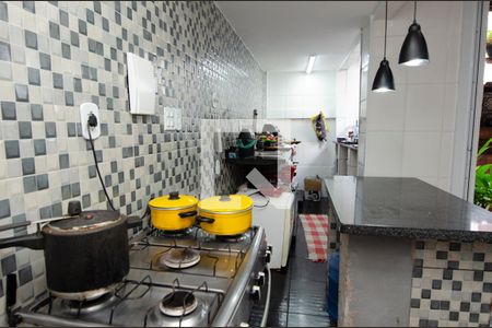 Casa de condomínio para alugar com 600m², 3 quartos e 2 vagasCozinha