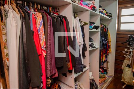 Casa de condomínio para alugar com 600m², 3 quartos e 2 vagasCloset da suíte 2