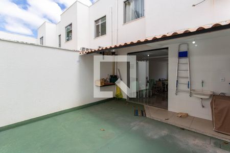 Casa à venda com 103m², 3 quartos e 2 vagasÁrea de Serviço