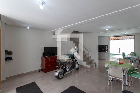 Sala de casa à venda com 3 quartos, 103m² em Santa Rosa, Belo Horizonte