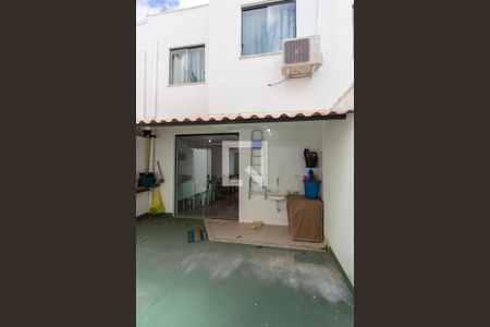 Casa à venda com 103m², 3 quartos e 2 vagasÁrea de Serviço