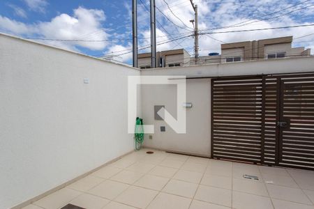 Casa à venda com 103m², 3 quartos e 2 vagasGaragem