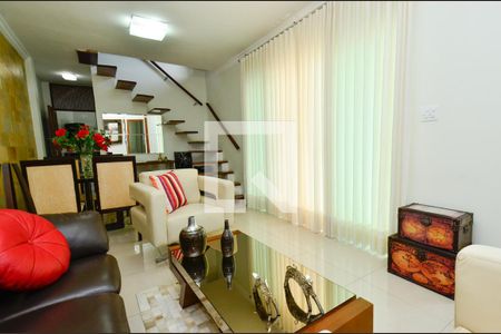 Sala de estar de casa à venda com 3 quartos, 450m² em Santa Cruz, Belo Horizonte