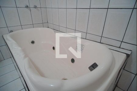 Casa à venda com 200m², 4 quartos e 2 vagasDetalhe do Banheiro da Suite