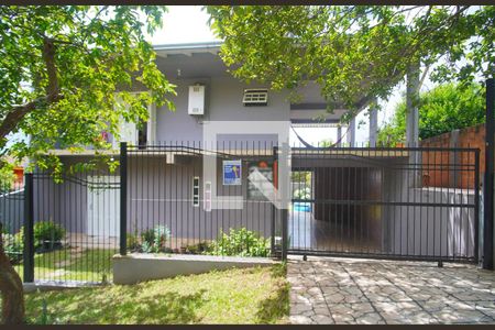 Casa à venda com 200m², 4 quartos e 2 vagasFachada