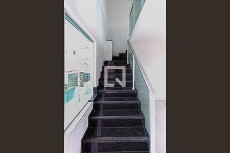 Apartamento à venda com 180m², 3 quartos e 2 vagasEscada