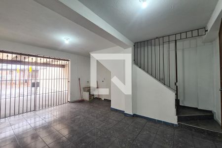 Casa para alugar com 120m², 1 quarto e 2 vagas Casa para alugar com 120m², 1 quarto e 2 vagasGaragem e area de servico