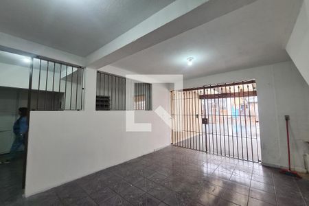 Casa para alugar com 120m², 1 quarto e 2 vagas Casa para alugar com 120m², 1 quarto e 2 vagasGaragem e area de servico