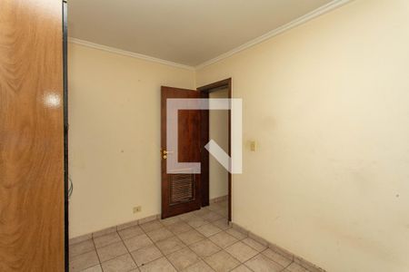 Casa à venda com 900m², 5 quartos e 10 vagasDependência de empregada - quarto 2