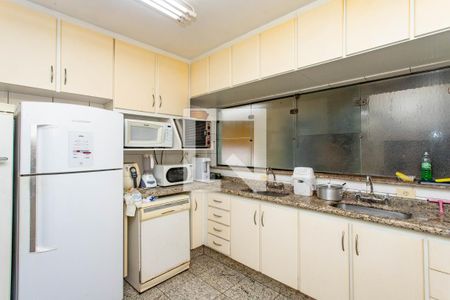 Casa à venda com 900m², 5 quartos e 10 vagasCozinha 