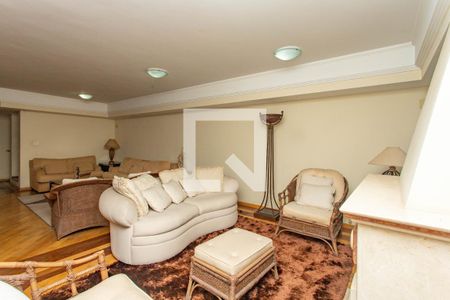 Sala de estar  de casa à venda com 5 quartos, 900m² em Casa Grande, Diadema