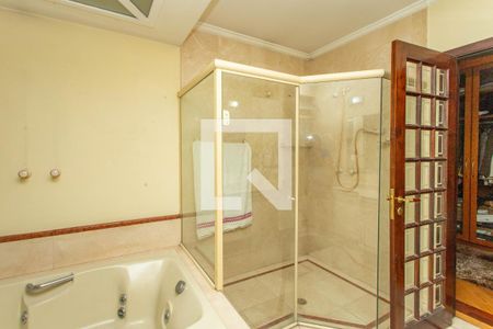 Casa à venda com 900m², 5 quartos e 10 vagasBanheiro da suíte 1 