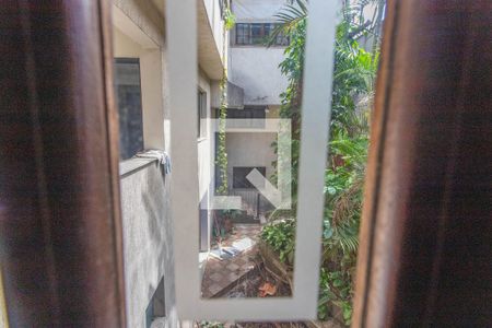 Casa à venda com 900m², 5 quartos e 10 vagasDependência de empregada - vista quarto 1 