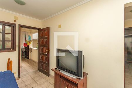 Casa à venda com 900m², 5 quartos e 10 vagasDependência de empregada - sala 