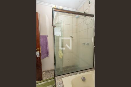 Casa à venda com 900m², 5 quartos e 10 vagasBanheiro da suíte 2 