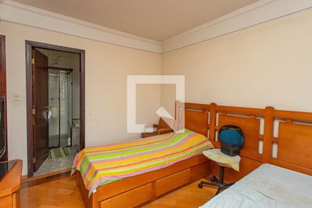 Casa à venda com 900m², 5 quartos e 10 vagasQuarto 2 - suíte 