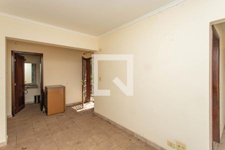 Casa à venda com 900m², 5 quartos e 10 vagasDependência de hospedes - Sala 