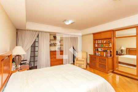 Casa à venda com 900m², 5 quartos e 10 vagasQuarto 1 - suíte 