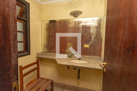 Casa à venda com 900m², 5 quartos e 10 vagasSalão - banheiro 