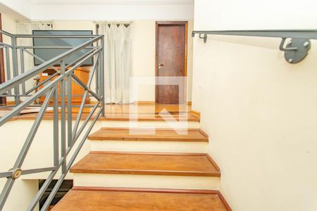 Casa à venda com 900m², 5 quartos e 10 vagasEscada