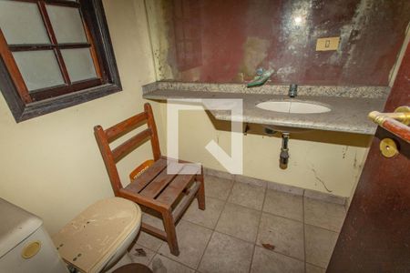 Casa à venda com 900m², 5 quartos e 10 vagasSalão - banheiro 