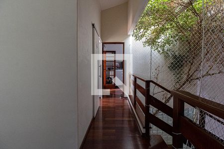 Casa à venda com 350m², 4 quartos e 4 vagasacesso para os pisos