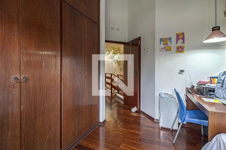 Casa à venda com 350m², 4 quartos e 4 vagassuíte2