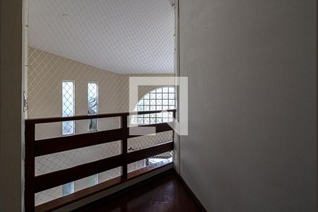 Casa à venda com 350m², 4 quartos e 4 vagascorredor para os comodos