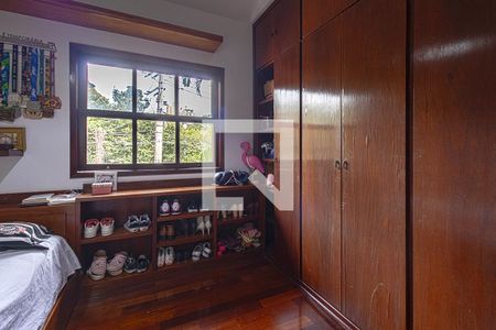 Casa à venda com 350m², 4 quartos e 4 vagassuíte2