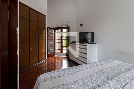 Casa à venda com 350m², 4 quartos e 4 vagassuíte3